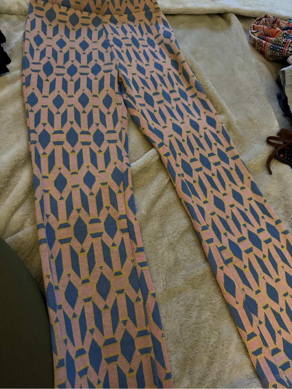 Zara Pink and Blue Geometric Knit Leggings
